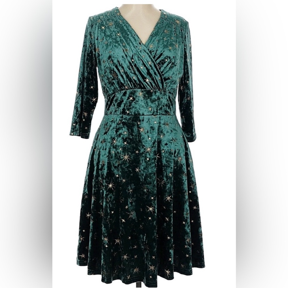 Her Universe Green Twinkle
Retro Dress
